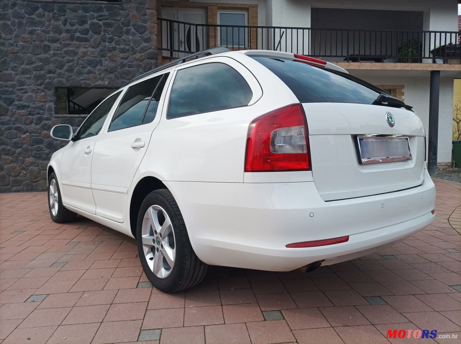 2012' Skoda Octavia Combi photo #2