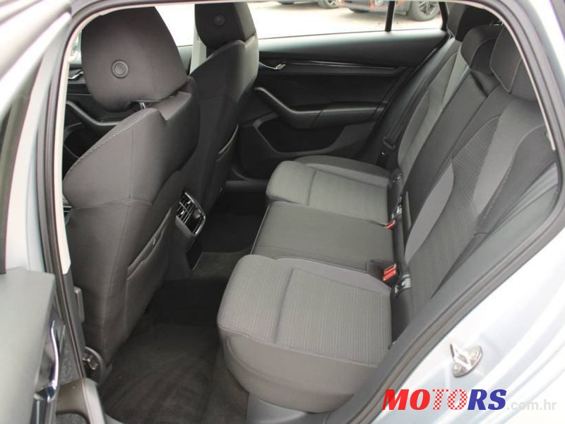 2020' Skoda Octavia Combi photo #5