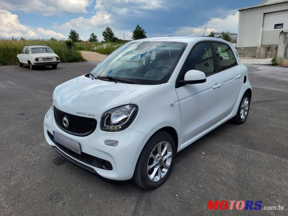 2017' Smart Forfour photo #3