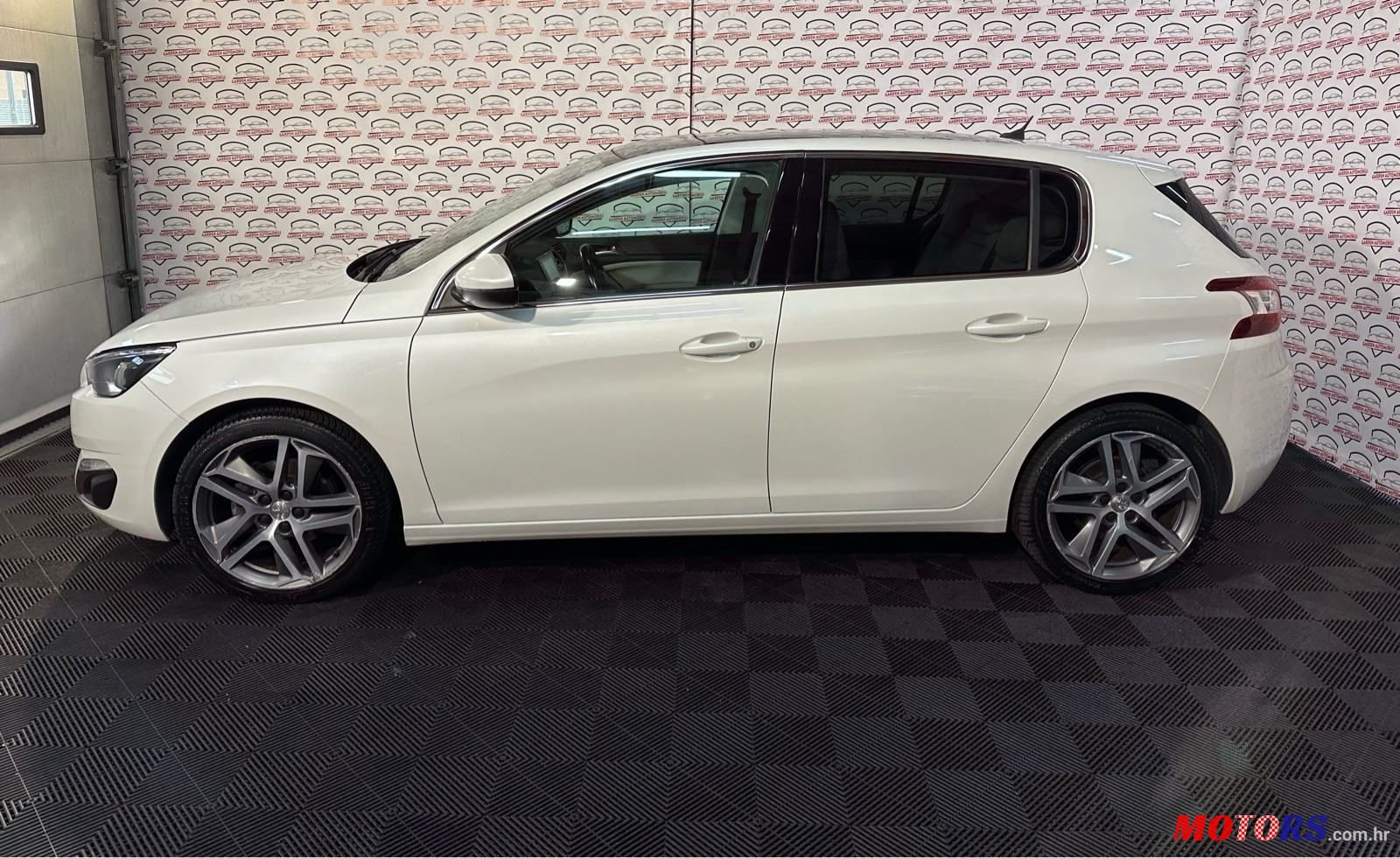 2016' Peugeot 308 1,2 photo #5