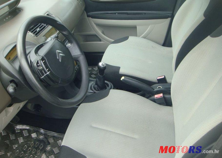 2006' Citroen C4 1,6 Hdi 16V Sx photo #2