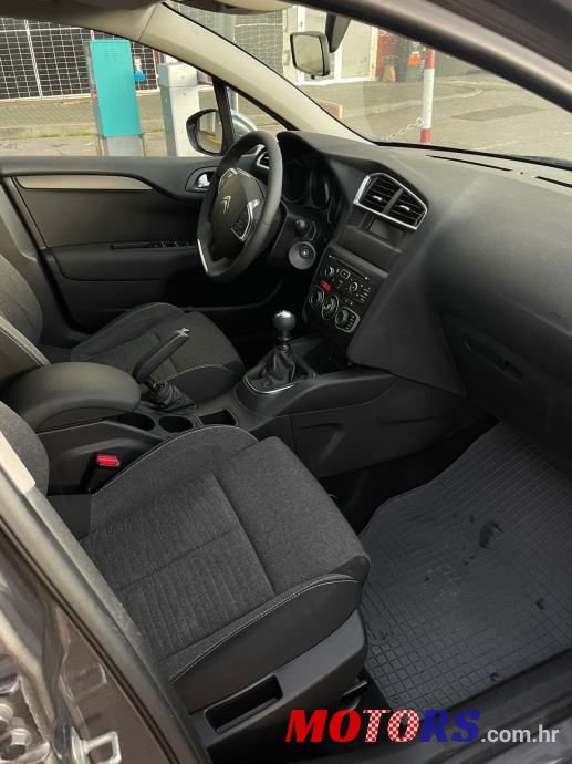 2018' Citroen C4 Bluehdi 120 photo #5