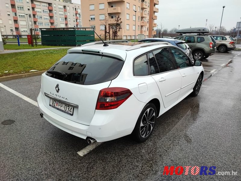 2015' Renault Laguna Grandtour photo #4