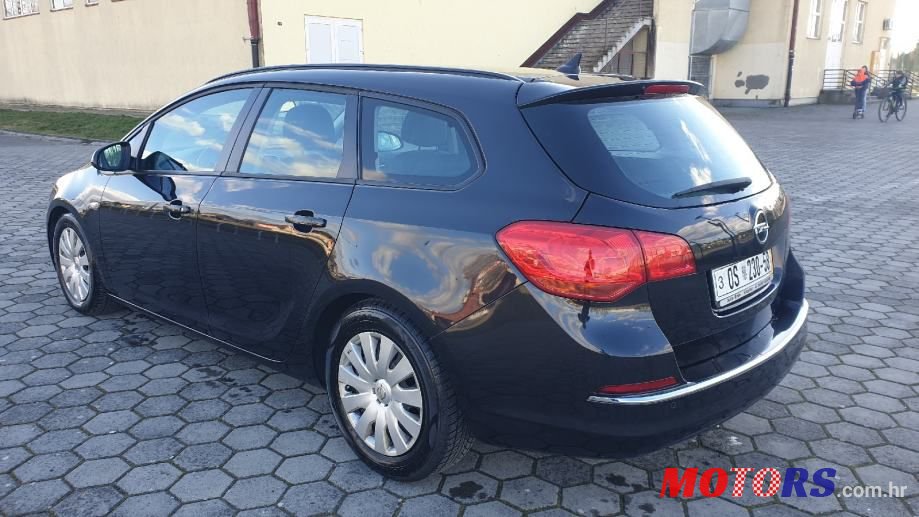 2016' Opel Astra Karavan photo #4