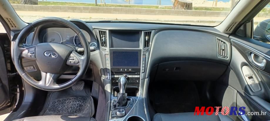 2017' Infiniti Q50 photo #1