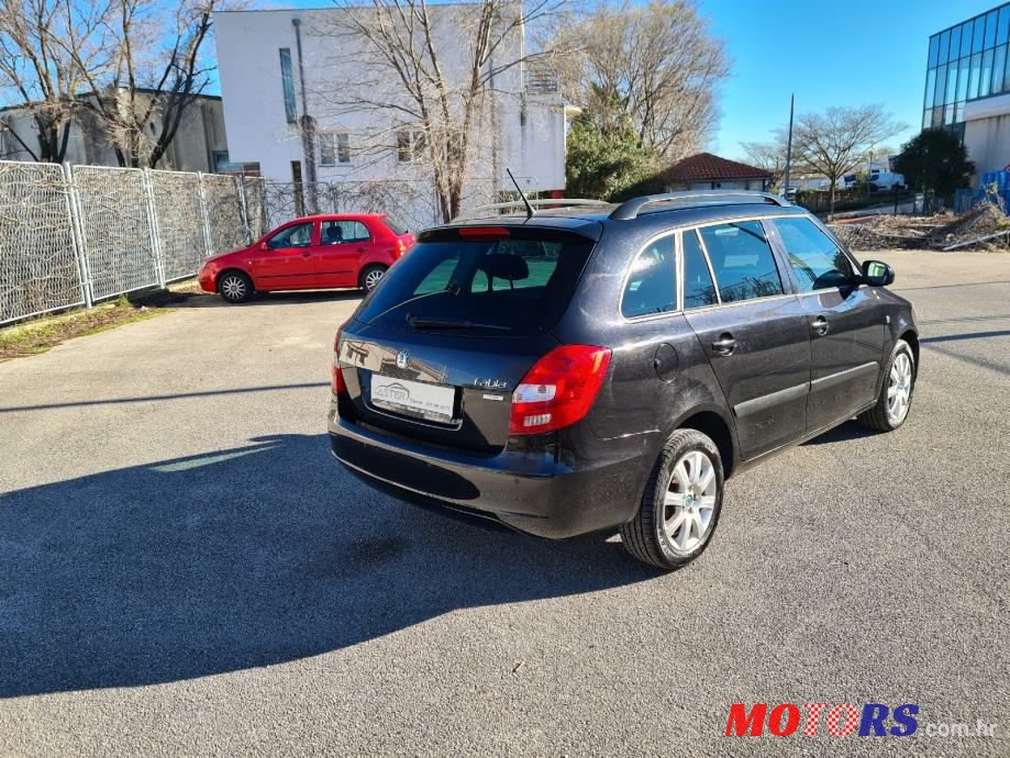 2012' Skoda Fabia Combi photo #6