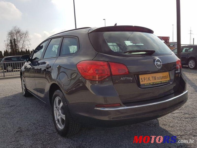 2013' Opel Astra Karavan 1,7 Cdti photo #2