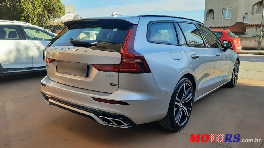 2021' Volvo V60 D4 R-Design photo #5