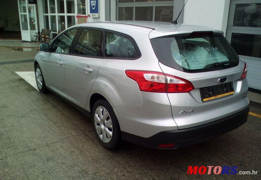 2013' Ford Focus Karavan photo #2