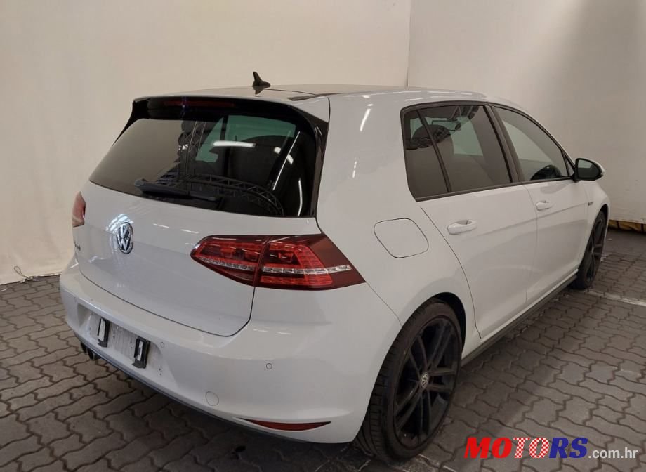 2013' Volkswagen Golf VII 2.0 Gtd photo #5