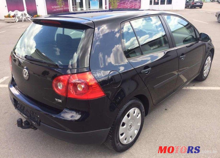 2005' Volkswagen Golf V photo #2