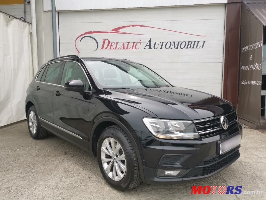 2018' Volkswagen Tiguan photo #2