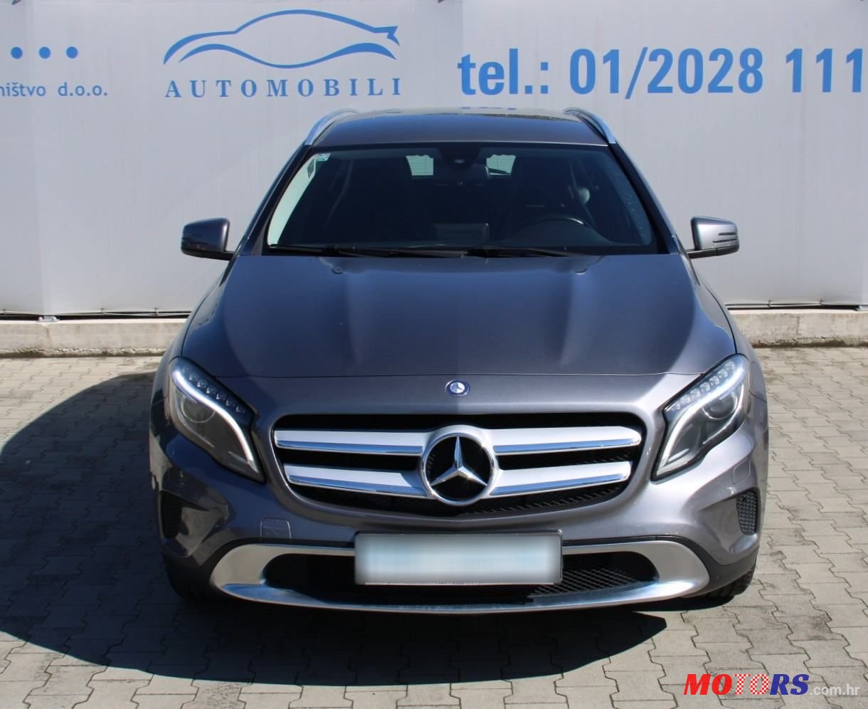 2015' Mercedes-Benz GLA 200D Urban photo #2