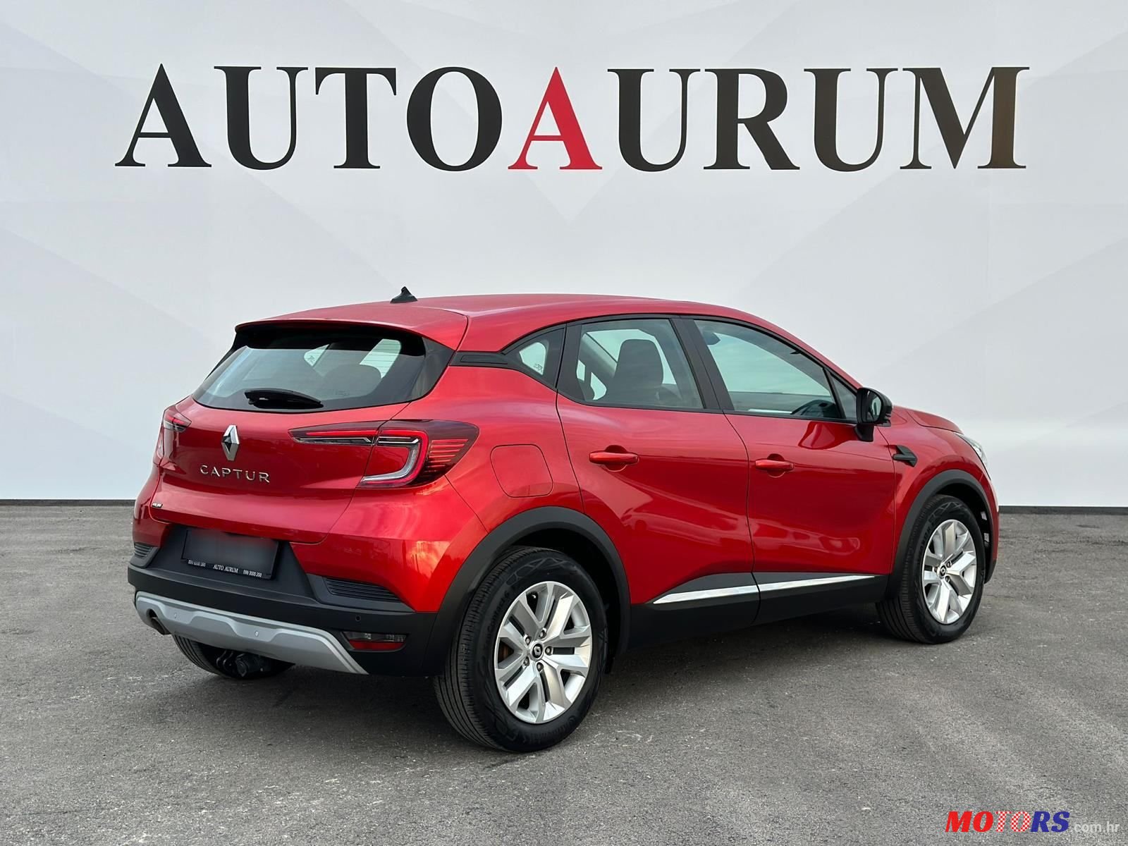 2021' Renault Captur Tce photo #5