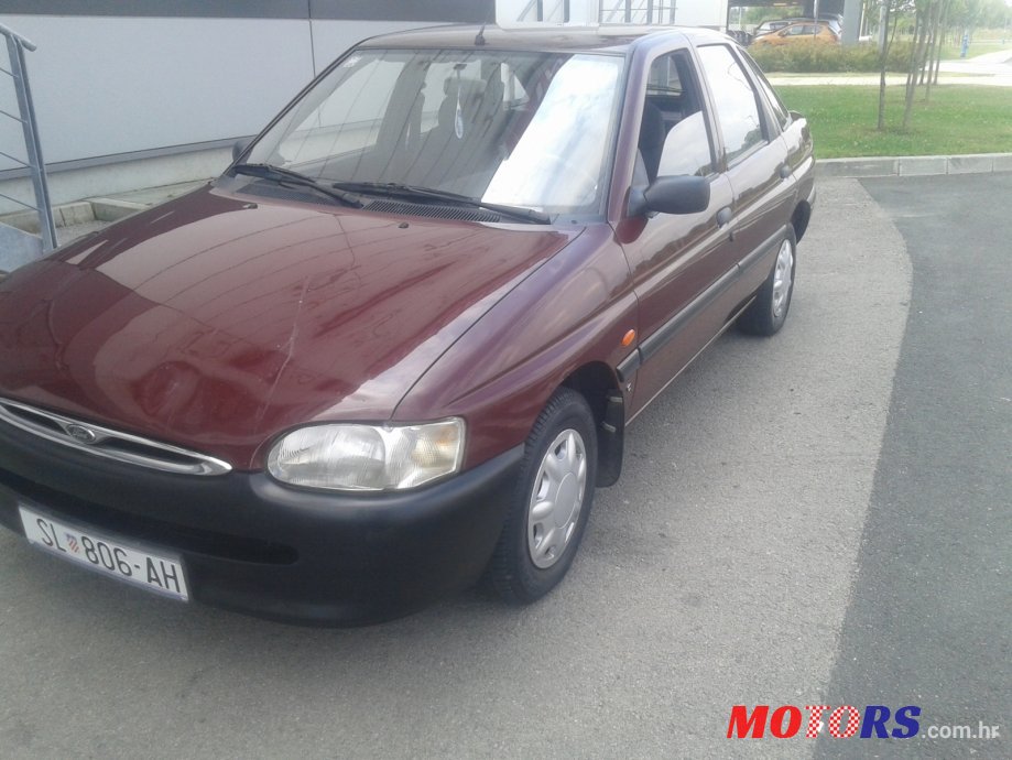 1995' Ford Escort photo #1