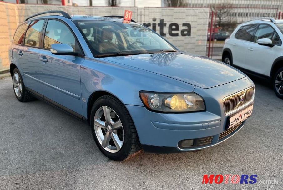 2004' Volvo V50 2,0 D photo #1