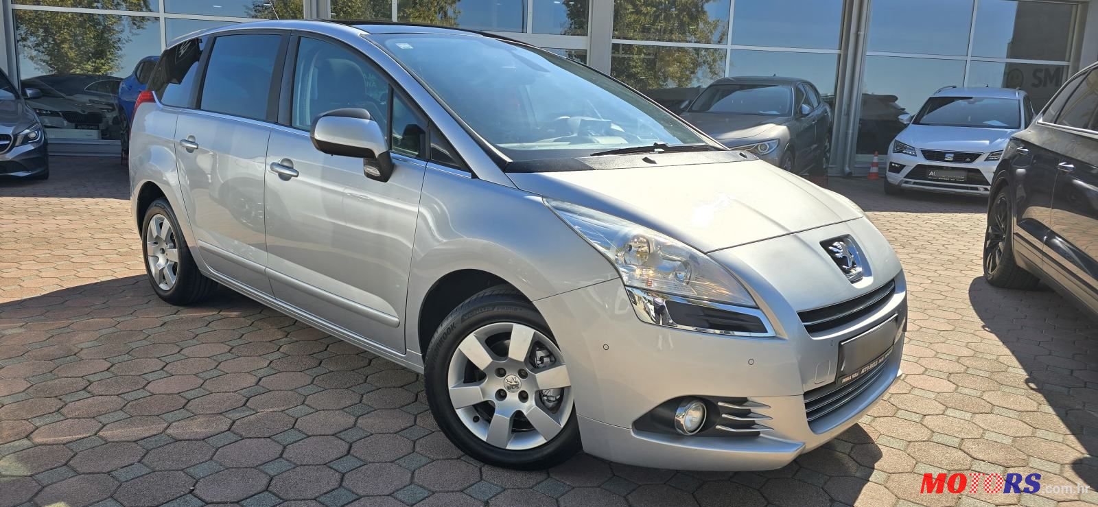 2013' Peugeot 5008 1,6 E-Hdi photo #6