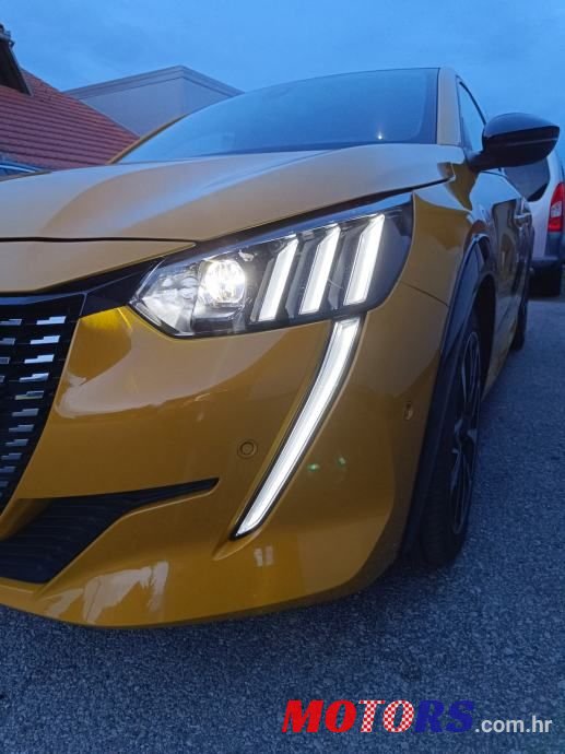 2020' Peugeot 208 photo #3