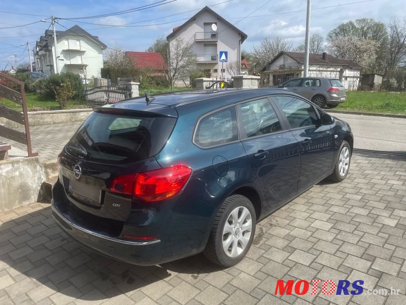 2015' Opel Astra Karavan photo #5