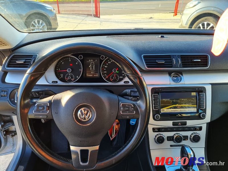 2012' Volkswagen Passat photo #4