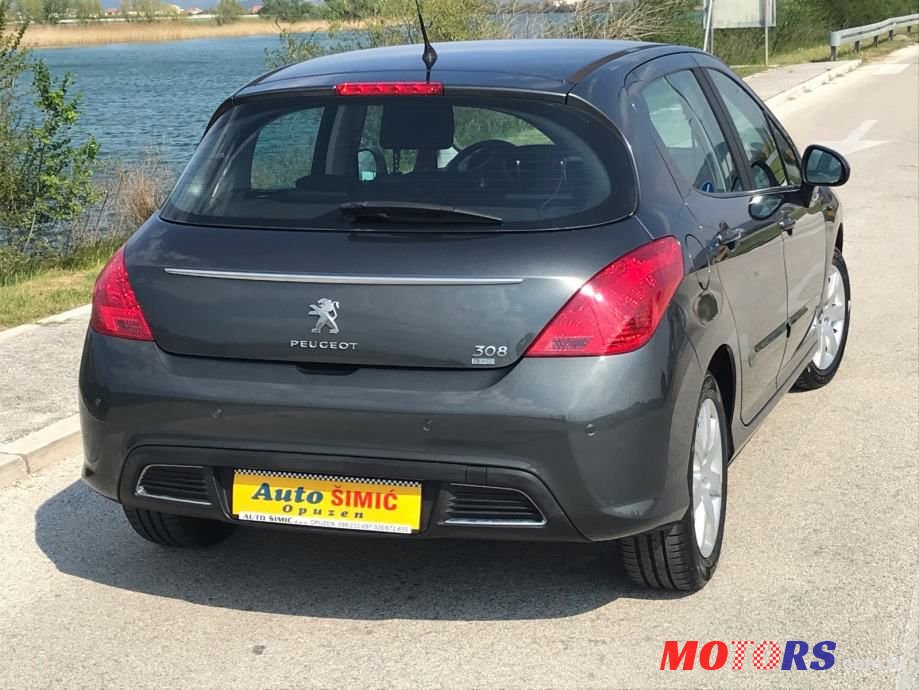 2012' Peugeot 308 photo #2
