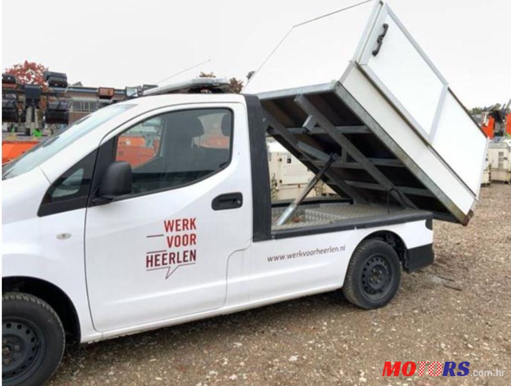 2016' Nissan NV200 photo #6