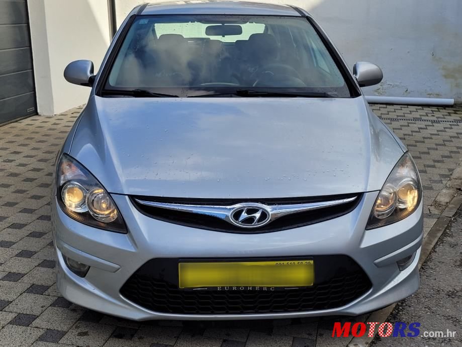 2011' Hyundai i30 Cw 1,6 Crdi photo #3