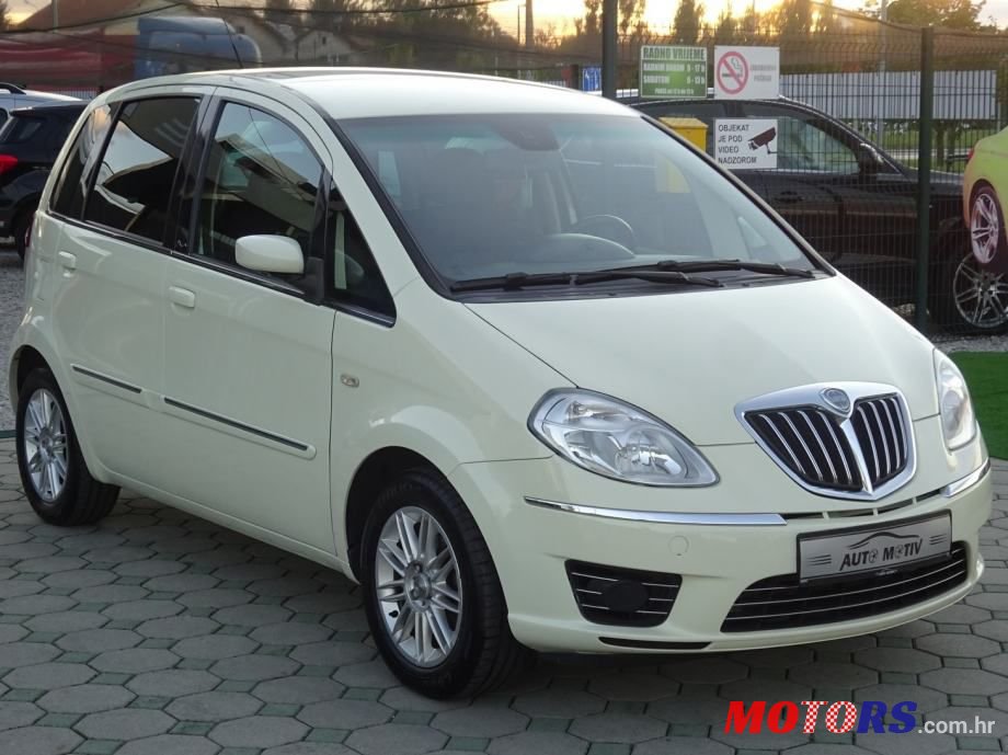 2008' Lancia Musa photo #3