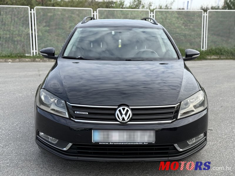 2013' Volkswagen Passat Variant photo #2