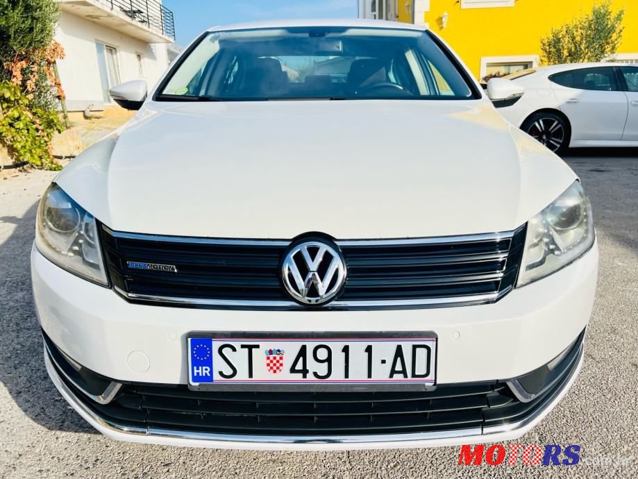 2012' Volkswagen Passat photo #2