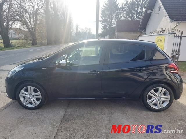 2018' Peugeot 208 1.2 Vti Style photo #5