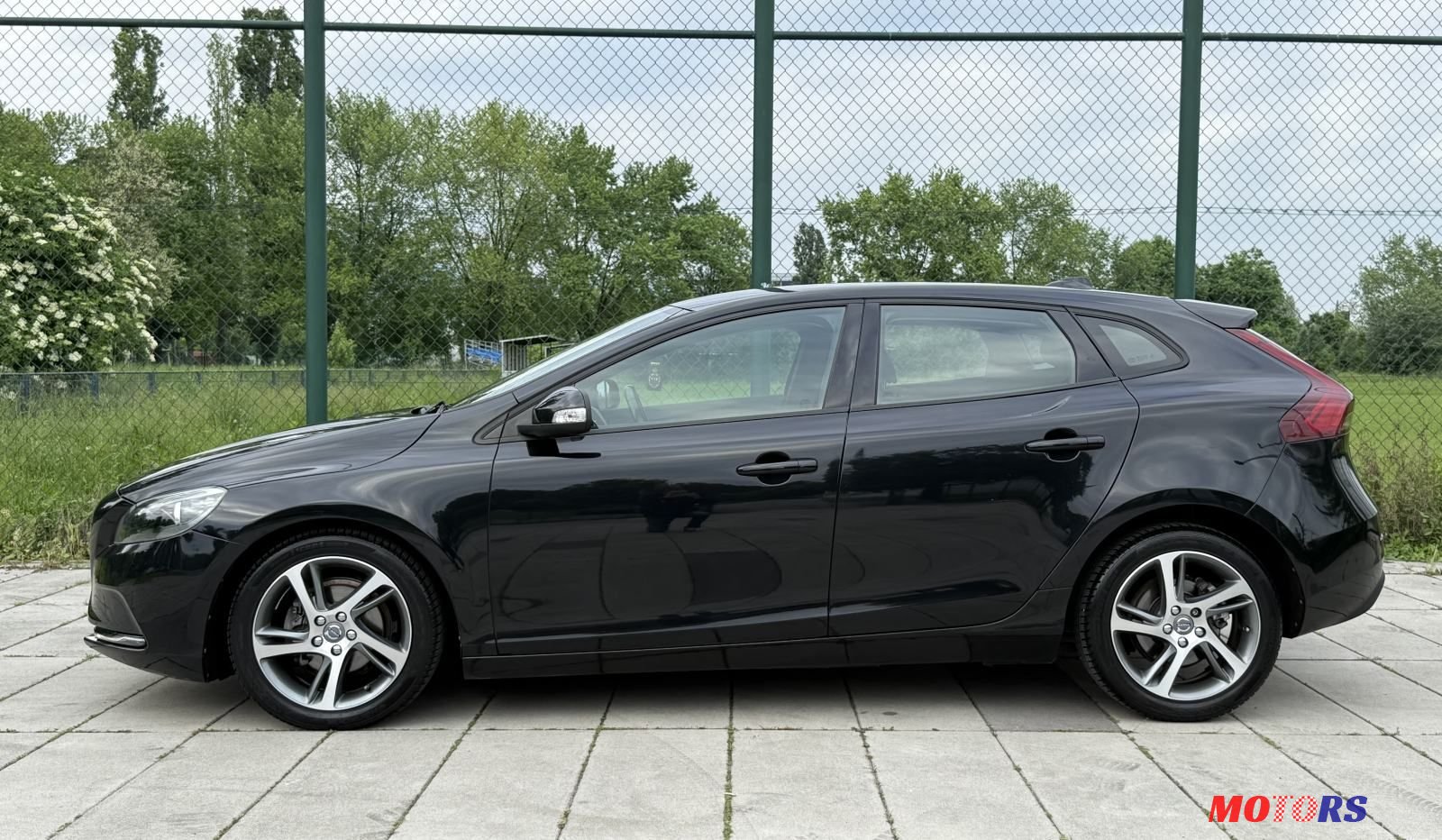 2016' Volvo V40 1.6D photo #2