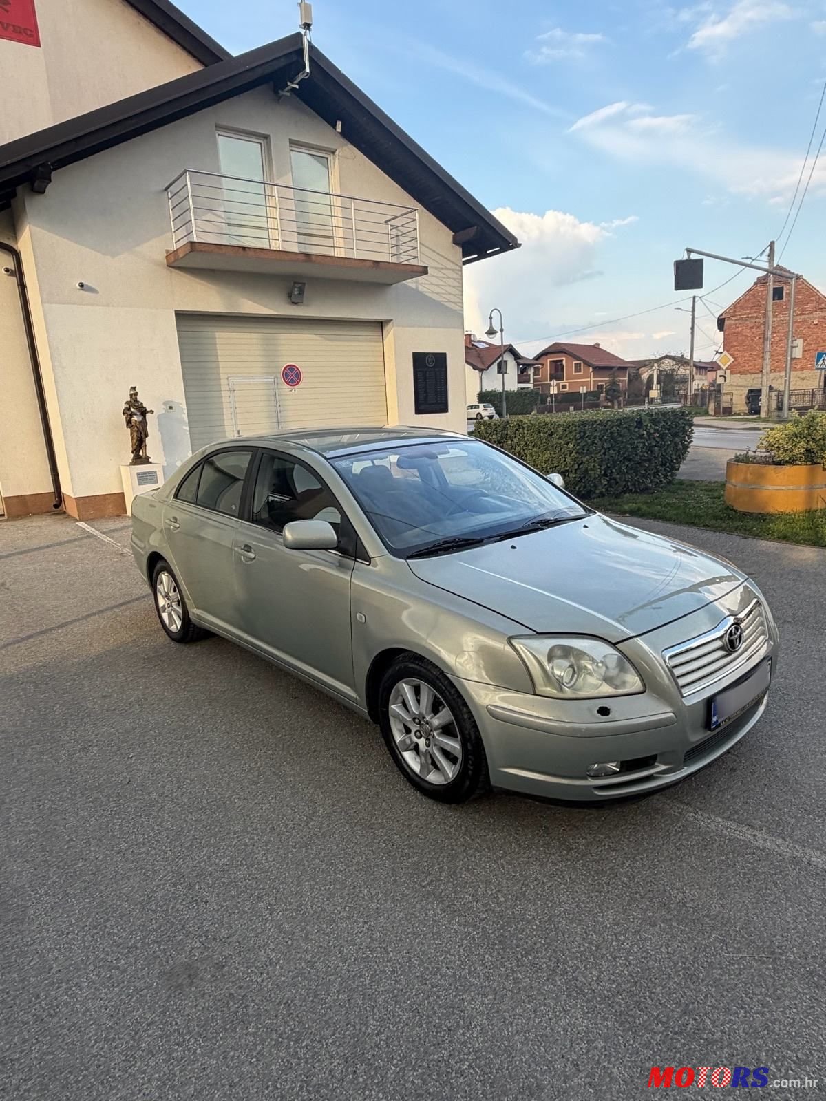 2004' Toyota Avensis 2,0 D-4D photo #4