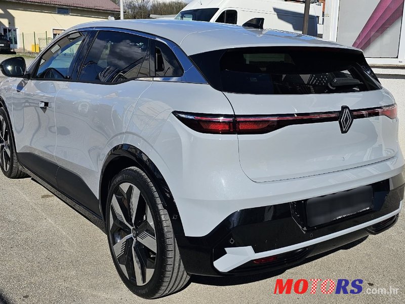 2023' Renault Megane E-Tech photo #4