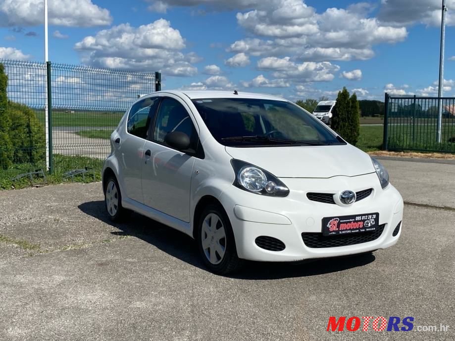 2011' Toyota Aygo 1,0 Vvt-I photo #3