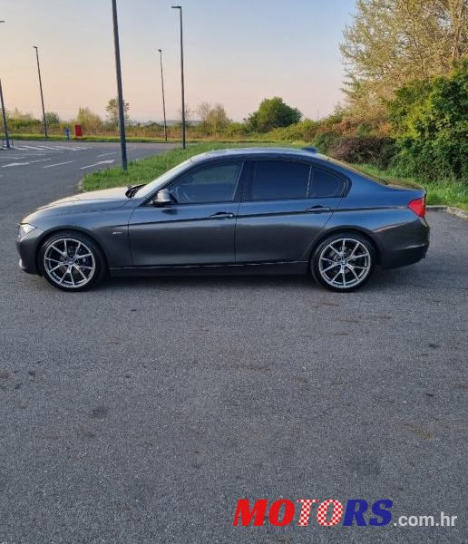 2015' BMW Serija 3 318Xd photo #2