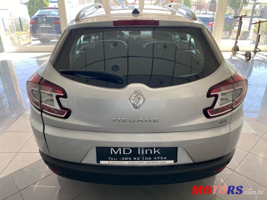 2012' Renault Megane Grandtour photo #6