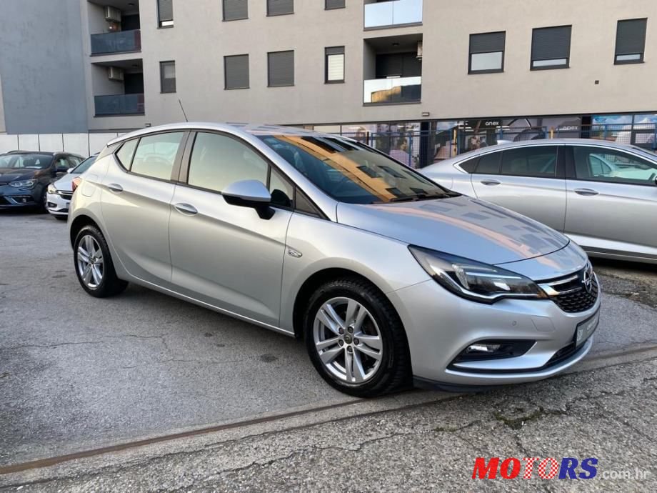 2019' Opel Astra 1,6 photo #1