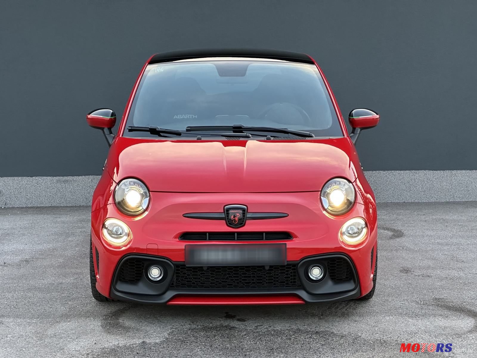 2021' Fiat 500 Abarth photo #2