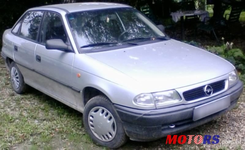 2002' Opel Astra Classic photo #4