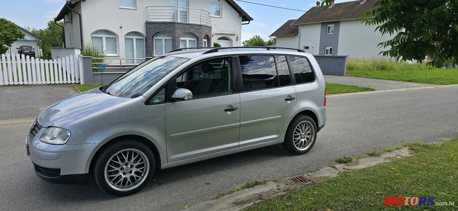 2006' Volkswagen Touran 1,9 Tdi photo #1