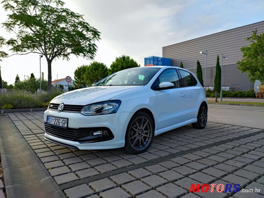 2017' Volkswagen Polo photo #3