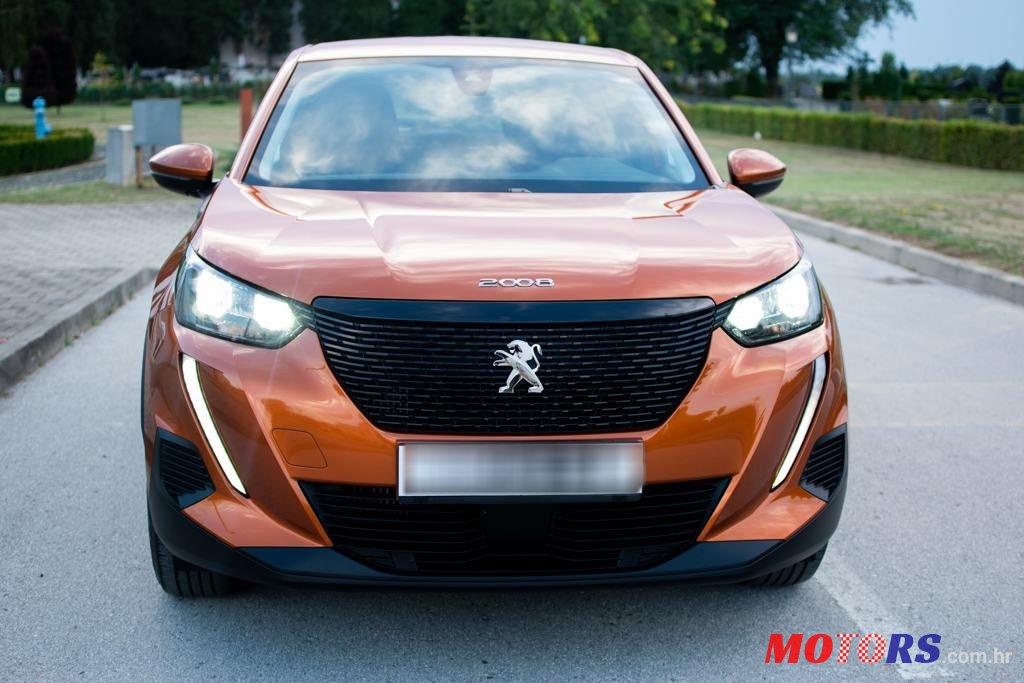 2020' Peugeot 2008 1,2 Puretech photo #3