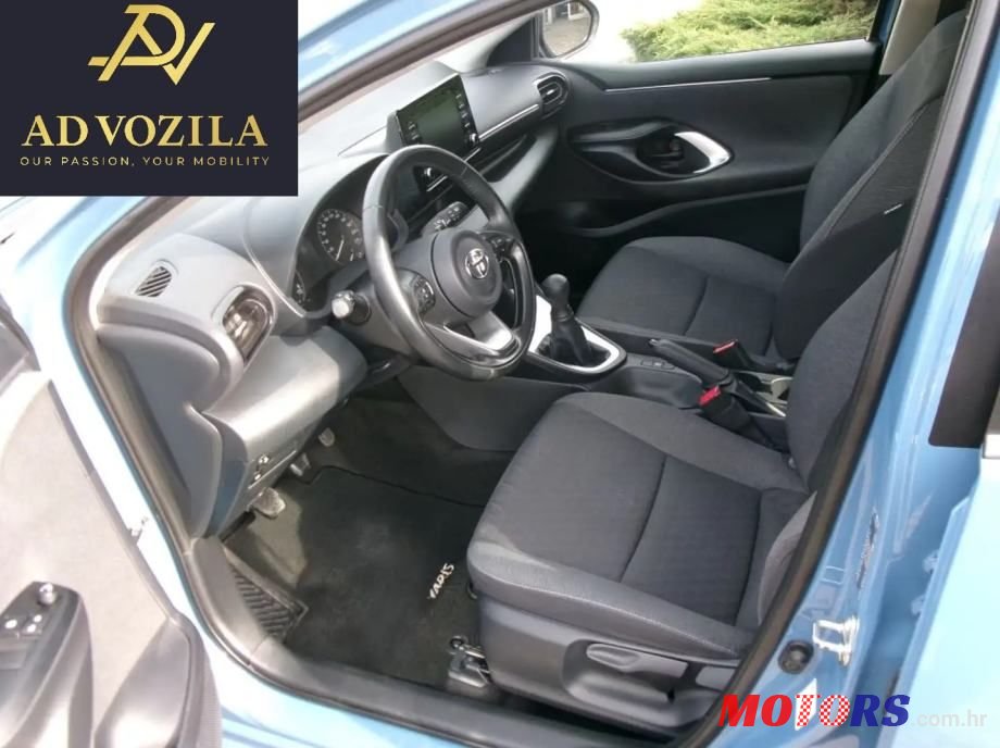 2021' Toyota Yaris 1,0 photo #2