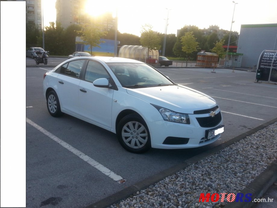 2011' Chevrolet Cruze photo #1