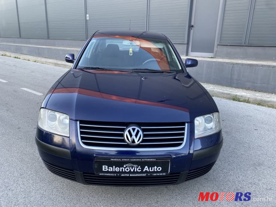 2001' Volkswagen Passat photo #4