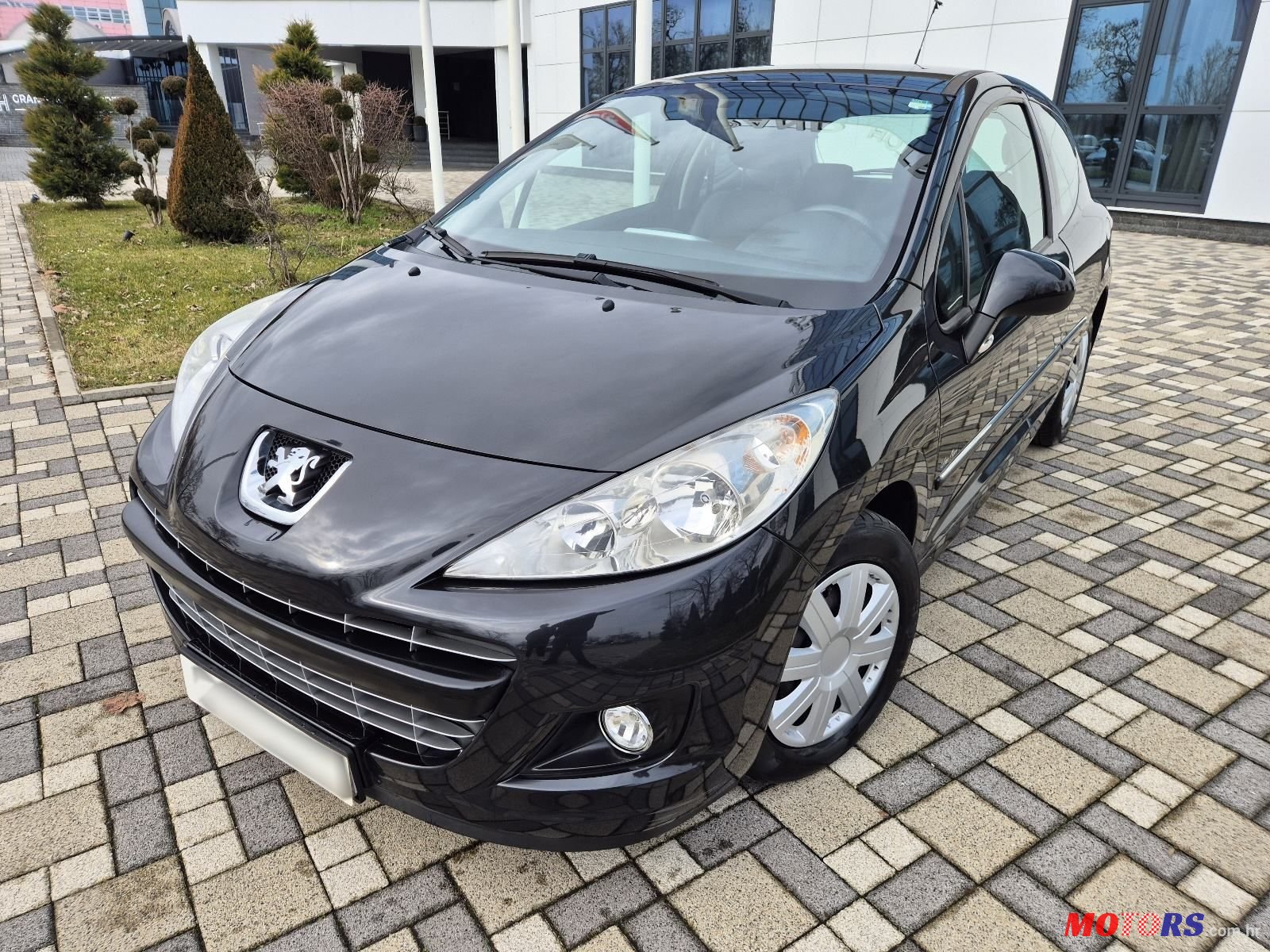 2011' Peugeot 207 1.4 photo #2