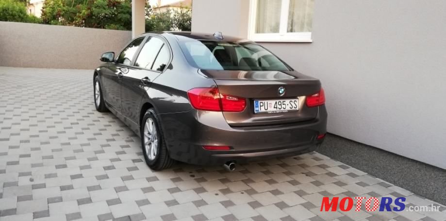 2012' BMW Serija 3 318D photo #1