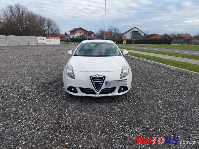 2011' Alfa Romeo Giulietta 2,0 photo #5