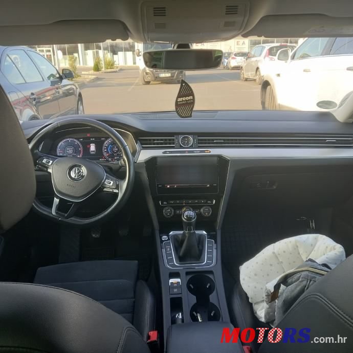 2015' Volkswagen Passat Variant photo #6